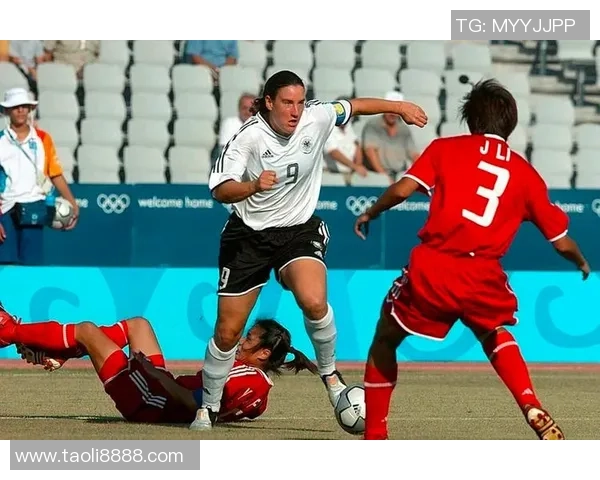 女足球星重伤离场引发关注球队前景堪忧球迷担忧未来走势